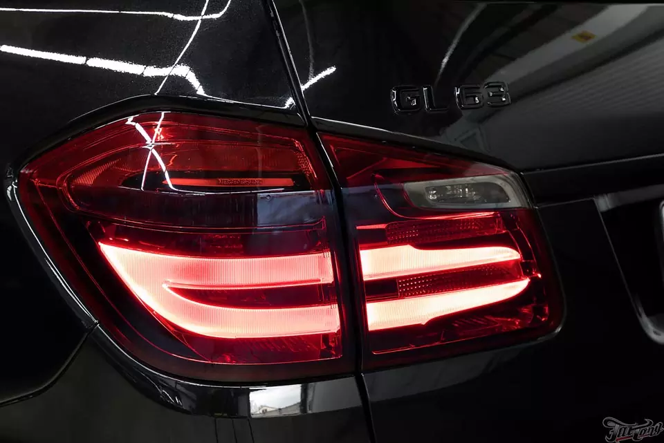Mercedes GL63 AMG. Полный антихром кузова.